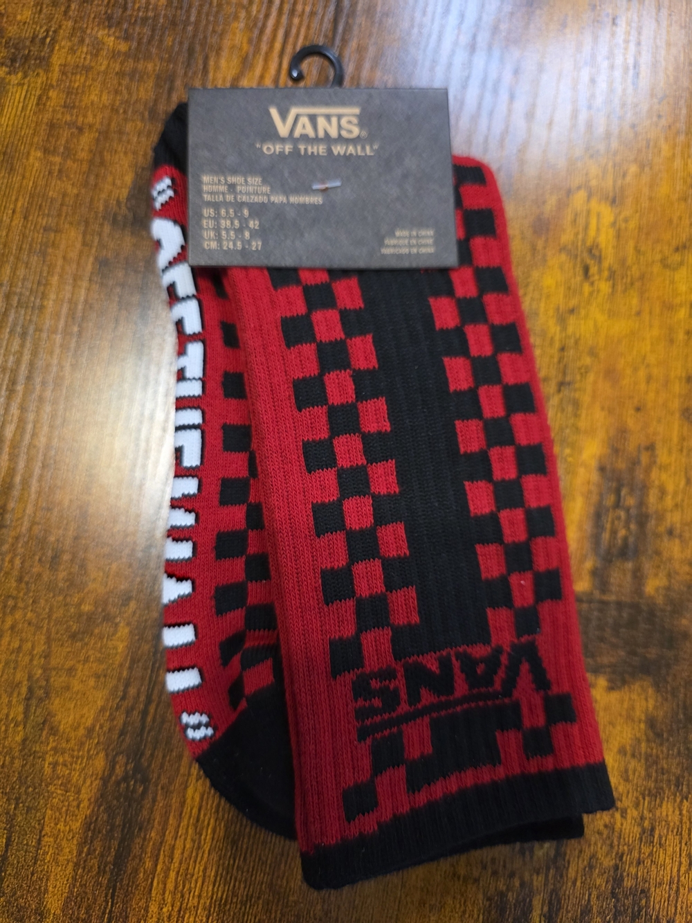 🔥 Vans Checkerboard Crew Socks Red Black Off The Wall NWT Skater Streetwear